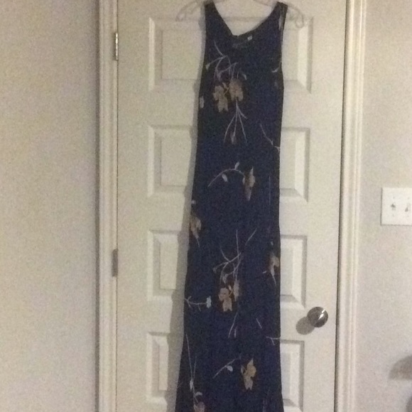 Gown/dress - Picture 3 of 4